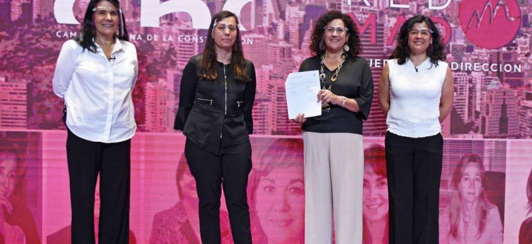 Cámara Chilena de la Construcción y REDMAD firman acuerdo de colaboración para fomentar el empoderamiento femenino