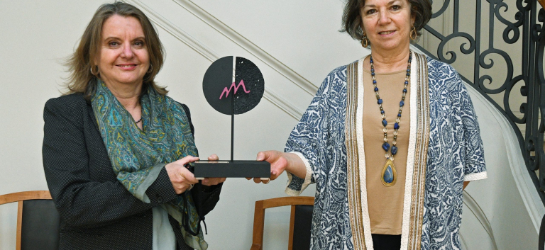 Bernardita del Solar fue destacada con el premio Comunicadora Inspira